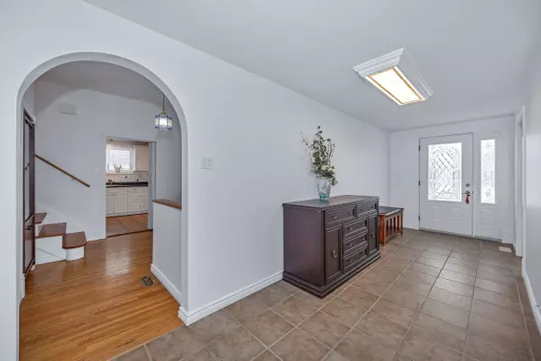 Orleans - Cumberland And Area, ON K1E 1G9,1378 Sault ST