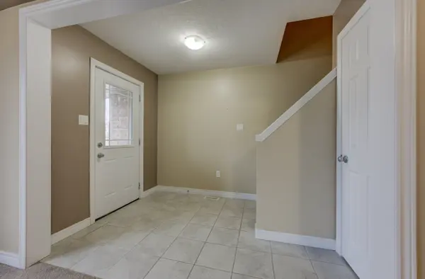 Guelph, ON N1L 0M2,14 Amos DR #32