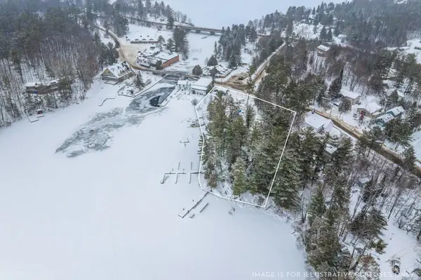 Lake Of Bays, ON P0B 1A0,1092 Main ST
