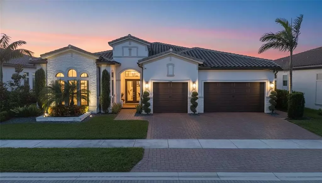 7947 E Juniper Dr, Parkland, FL 33067