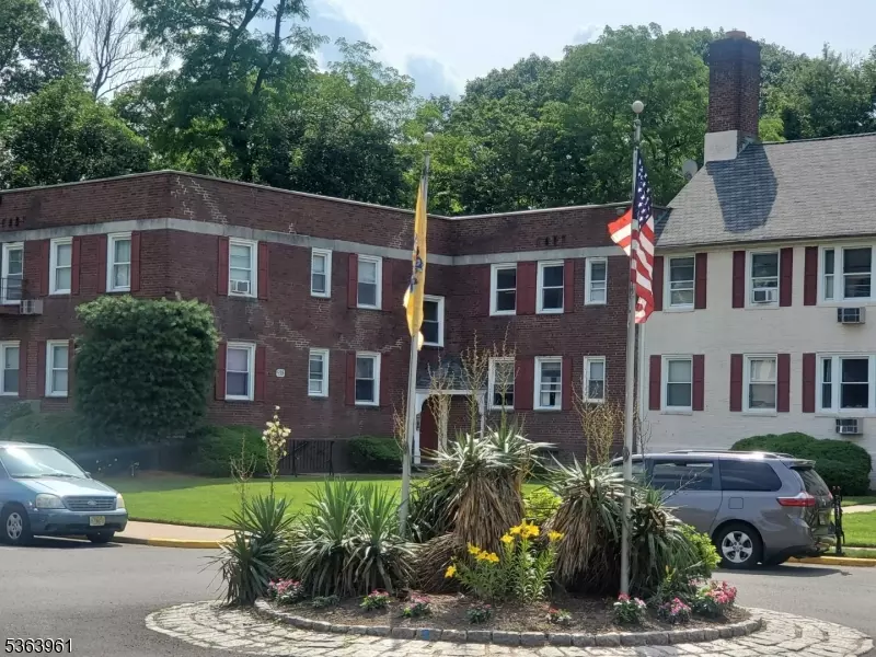 Plainfield City, NJ 07062,935C E Front St #C