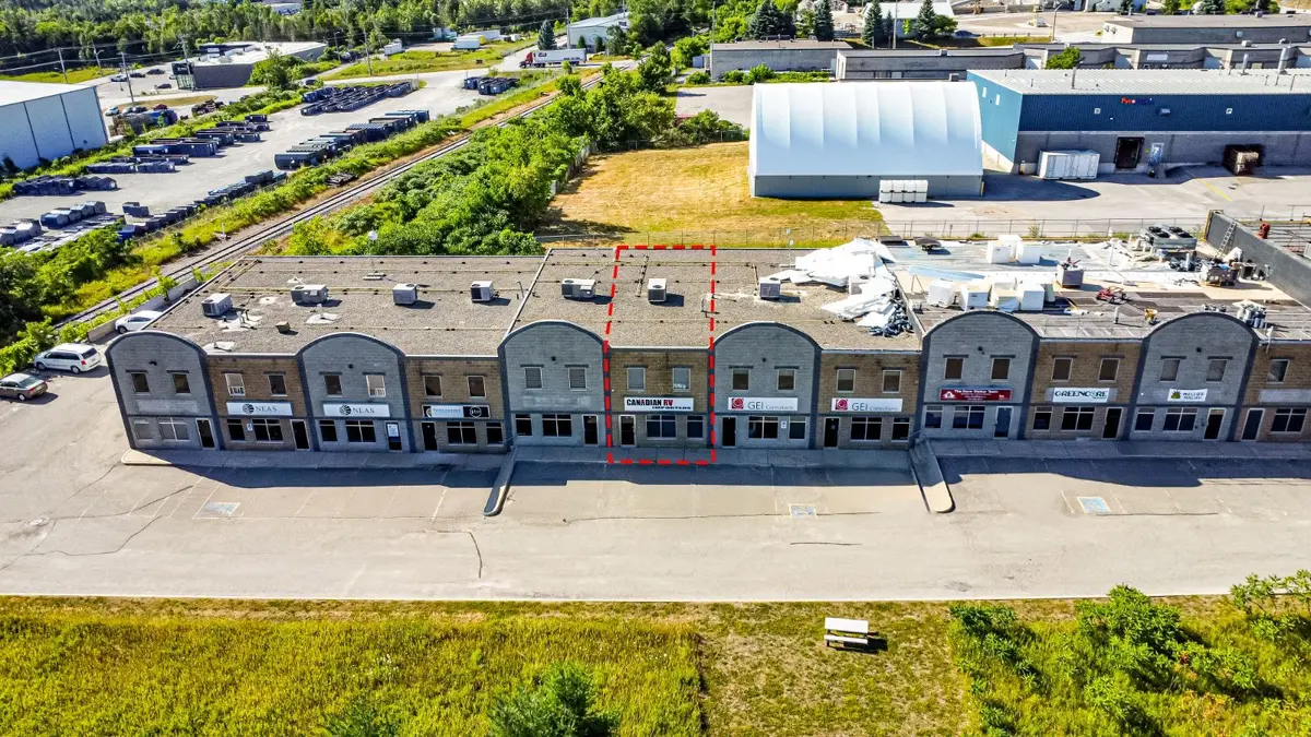 Barrie, ON L4N 0B7,647 Welham RD #15