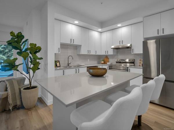 2390 City Gate Blvd #201, Langford, BC V9B 7E8