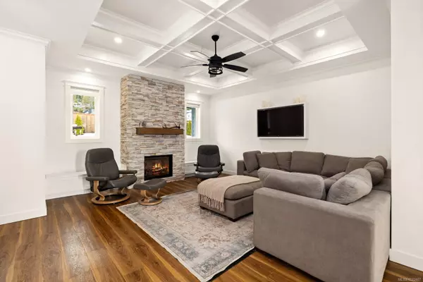 539 Greenwell Dr, Lake Cowichan, BC V0R 2G1