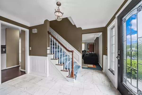 Bloomfield Hills, MI 48301,100 Overhill RD