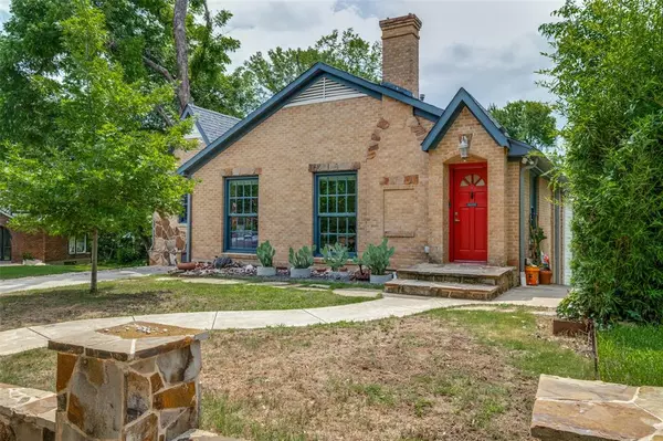 6922 San Mateo Boulevard,  Dallas,  TX 75223