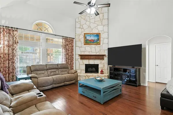 Kennedale, TX 76060,1008 Bell Oak Drive