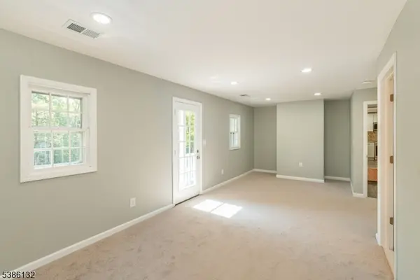 Hampton Twp., NJ 07860,25 Route 521