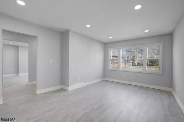 Englewood City, NJ 07631,384 W PALISADE AVE