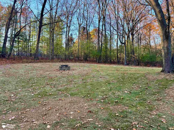 Grand Blanc, MI 48439,9326 Green Tree DR