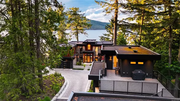 848 Lands End Rd, North Saanich, BC V8L 5L3