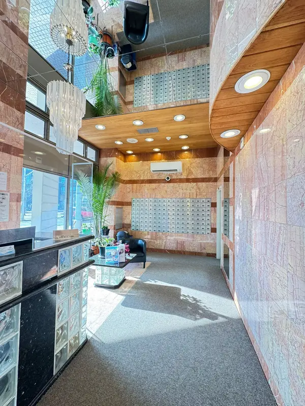 Toronto C01, ON M5J 2N2,250 Queens Quay W #704