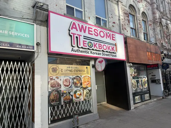 Toronto C01, ON M5T 1R9,283 College ST