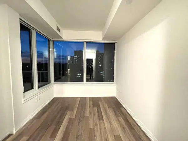 Toronto C07, ON M2M 0L2,75 Canterbury PL #815