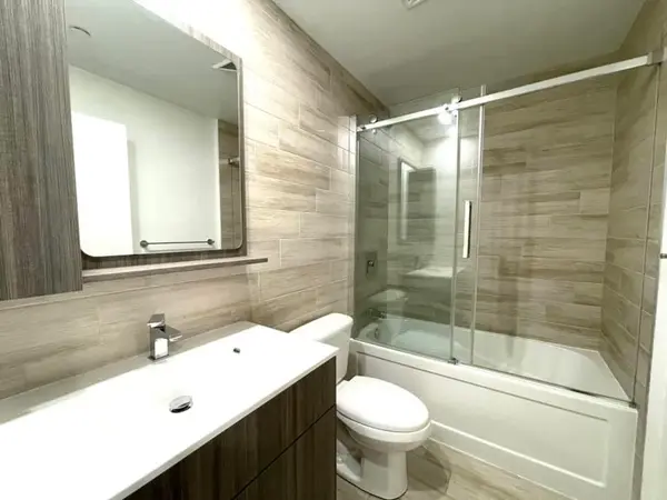 Toronto C07, ON M2M 0L2,75 Canterbury PL #815