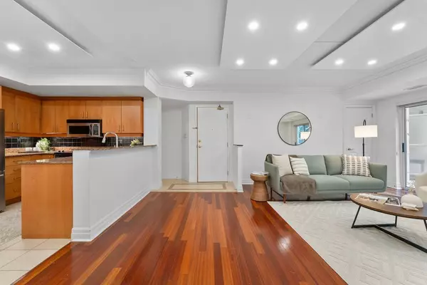 Toronto C11, ON M4G 4K2,1801 Bayview AVE #101