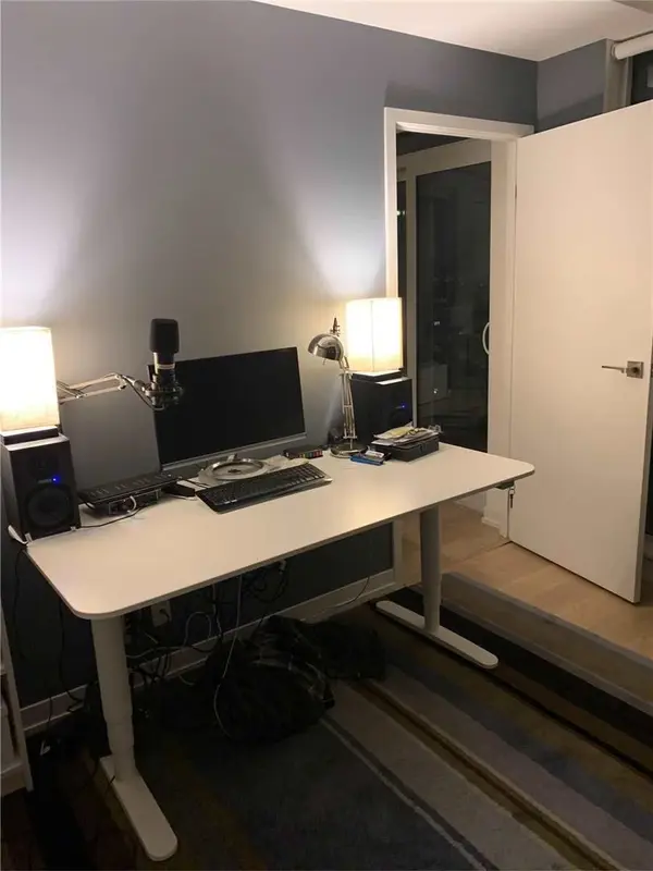 Toronto C10, ON M4S 0A5,98 Lillian ST #1617