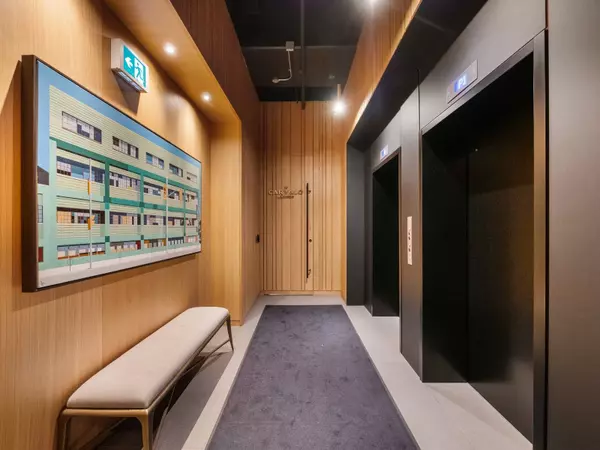 Toronto C01, ON M6H 3P7,899 College ST W #PH 621