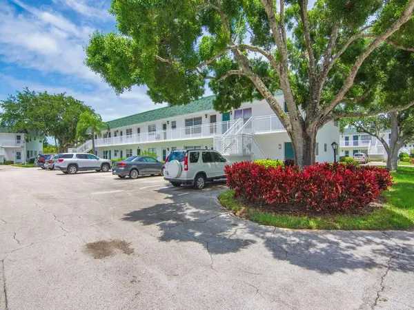 Vero Beach, FL 32960,2800 Indian River Blvd #7N