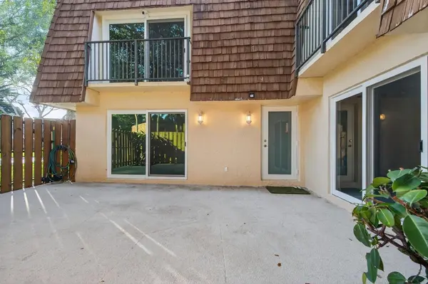 Davie, FL 33324,9110 SW 22nd Ct #D-4