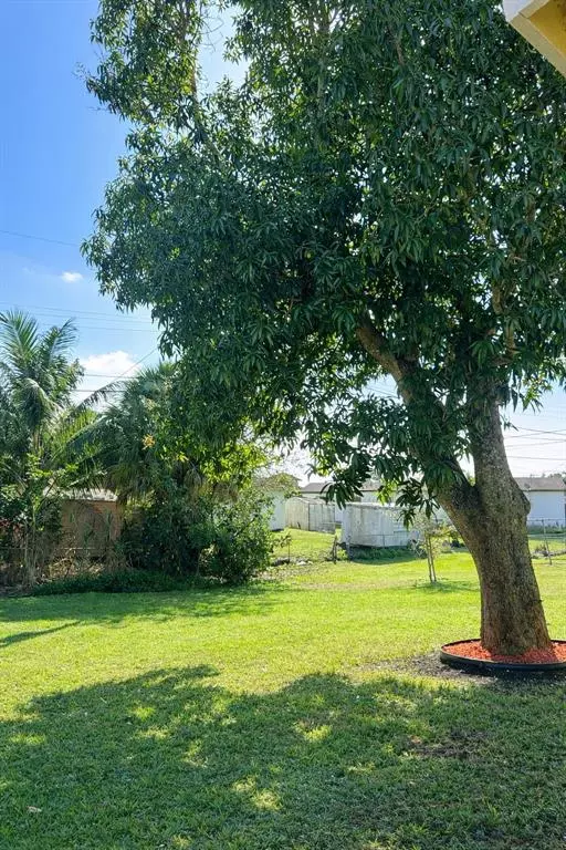 Belle Glade, FL 33430,561 SW 14th St