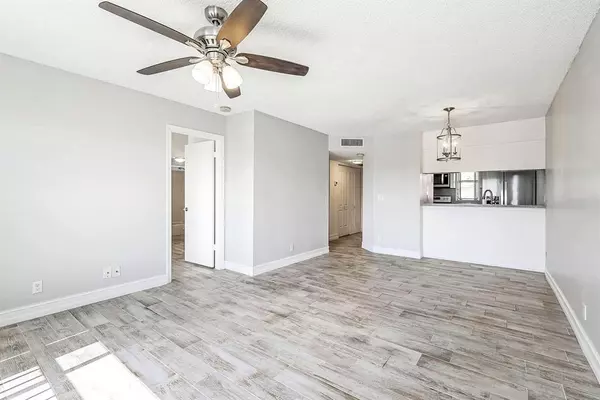 Coral Springs, FL 33071,911 Twin Lakes Dr #3-N