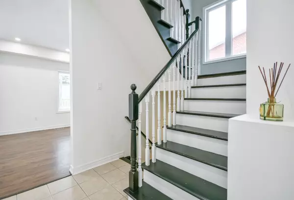 Barrie, ON L4M 7K5,113 Livia Herman WAY