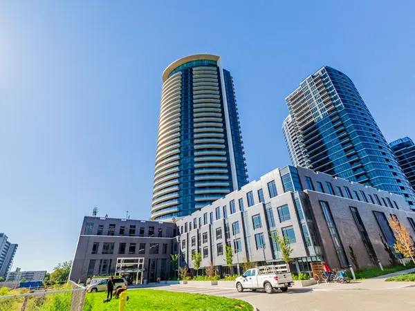 30 Gibbs RD #2109, Toronto W08, ON M9B 0E4