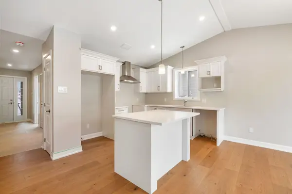 Cornwall, ON K6K 0A1,3153 Mauricy ST