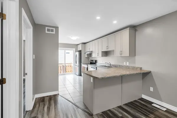 Cornwall, ON K6J 0B6,215 Third ST W