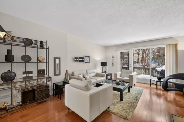 London South, ON N6H 4Y8,676 Wonderland RD S #39