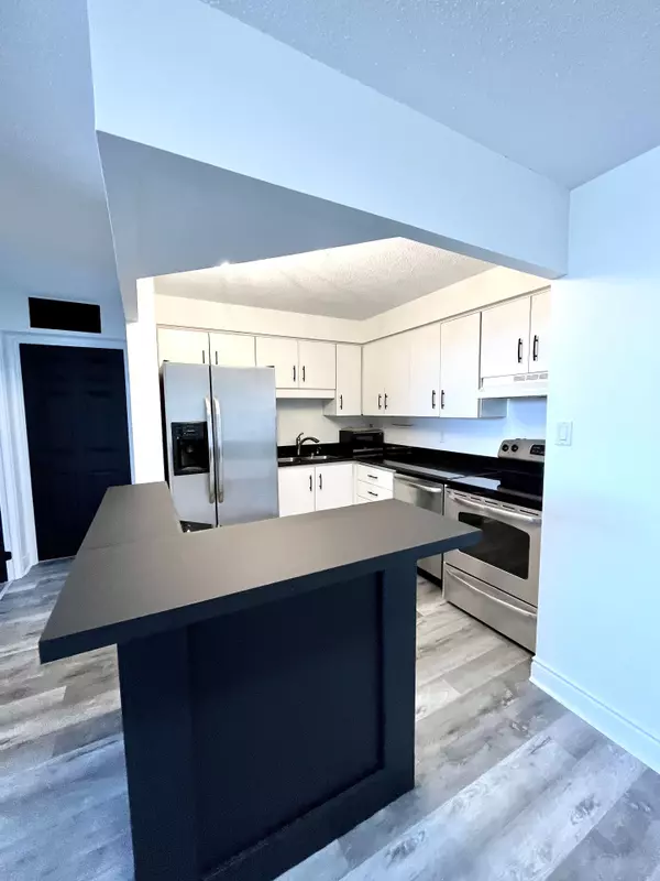 London East, ON N6A 5M8,695 Richmond ST #511