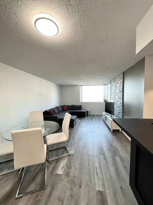 London East, ON N6A 5M8,695 Richmond ST #511