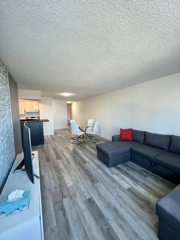 London East, ON N6A 5M8,695 Richmond ST #511