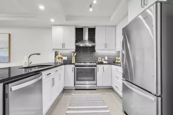 London East, ON N6A 2S6,505 Talbot ST #2202