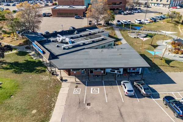 Deep River, ON K0J 1P0,10 Ridge RD