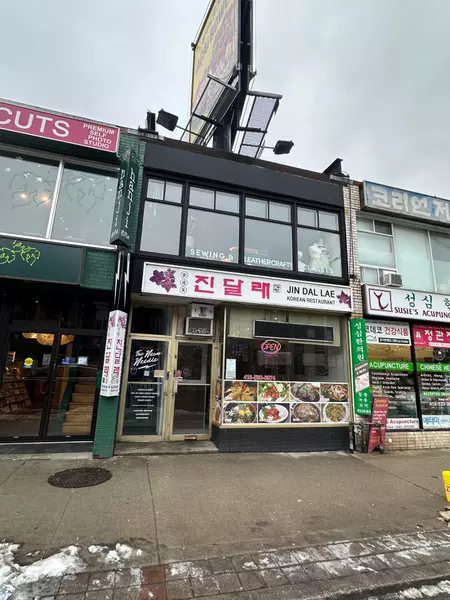 647 Bloor ST W, Toronto C01, ON M6G 1L1