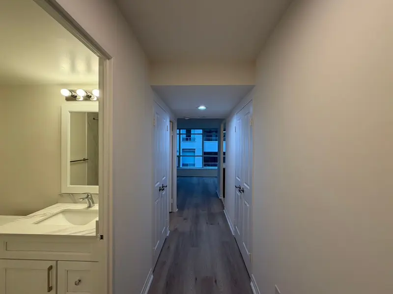 942 Yonge ST #504, Toronto C02, ON M4W 3S8