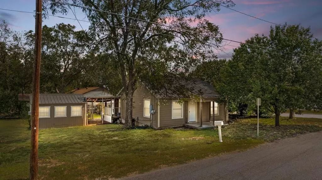 Stephenville, TX 76401,695 S Lillian Street