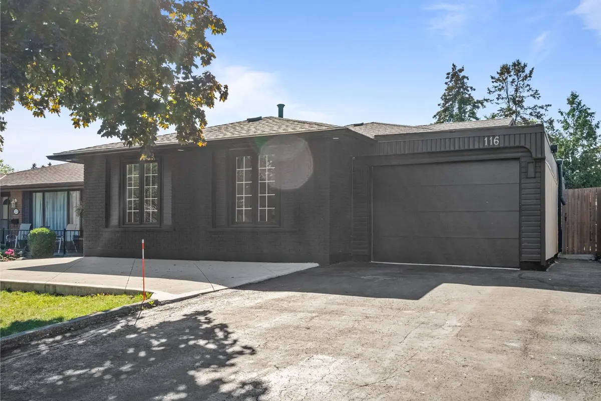 Hamilton, ON L8T 4N2,116 Boston CRES