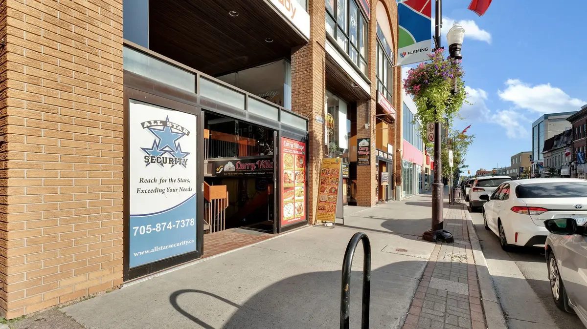 Peterborough, ON K9J 3H2,304-306 George ST N #106