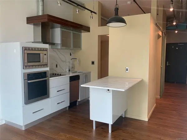 Victoria, BC V8V 0C9,1029 View St #609