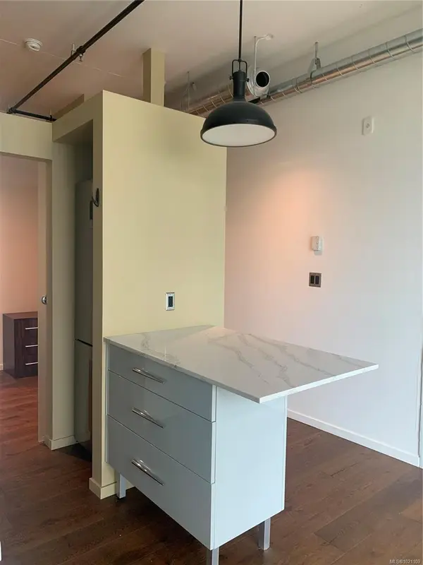 Victoria, BC V8V 0C9,1029 View St #609