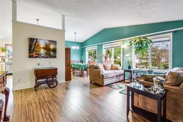 Black Creek, BC V9J 1A2,8955 McLarey Ave