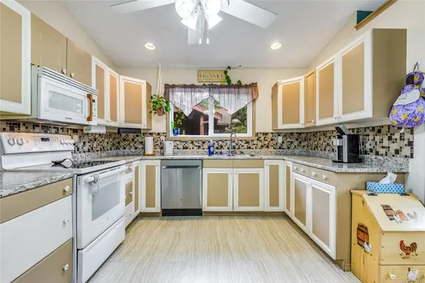 Black Creek, BC V9J 1A2,8955 McLarey Ave