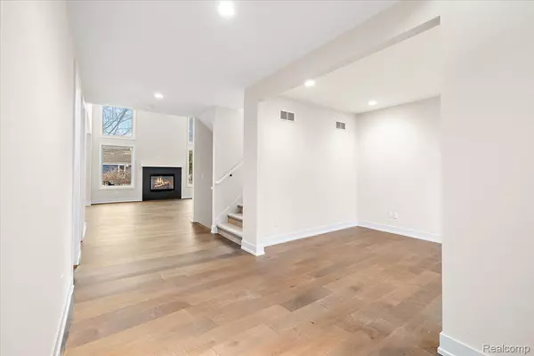 Rochester Hills, MI 48309,2921 Walsh DR