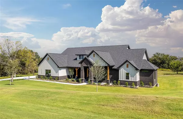 Weatherford, TX 76085,125 Oak Meadow Lane