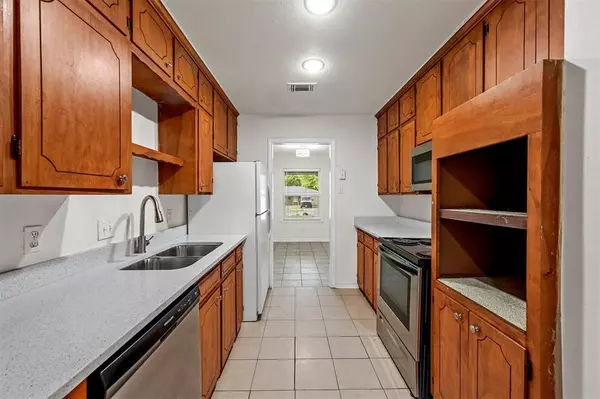 Irving, TX 75060,939 Lindy Court