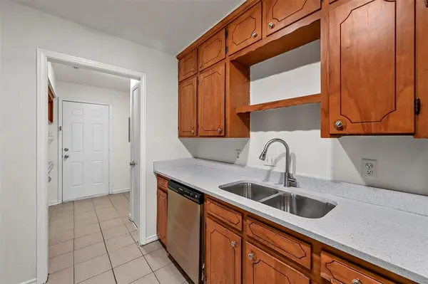 Irving, TX 75060,939 Lindy Court