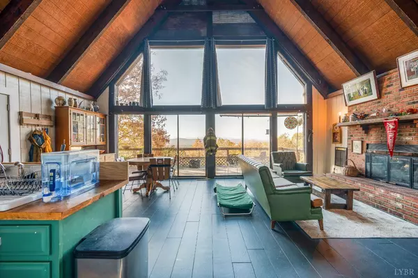 Lynchburg, VA 24504,819 Cresthill RD